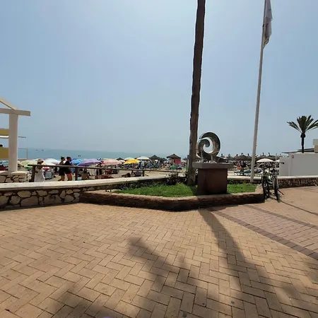 Playa Martin A 100 M Del Mar Fuengirola