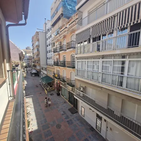 Playa Martin A 100 M Del Mar Fuengirola