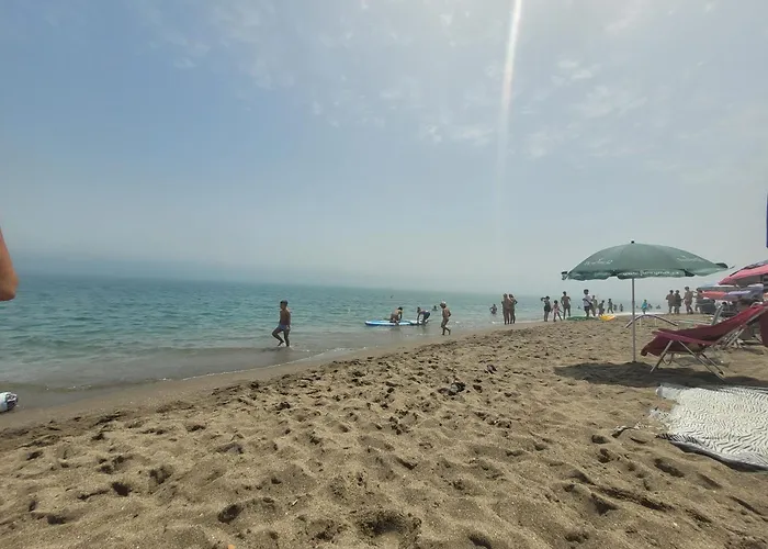 Playa Martin A 50 M Del Mar Fuengirola