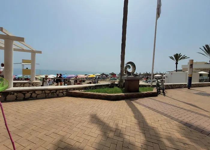 Playa Martin A 50 M Del Mar Fuengirola