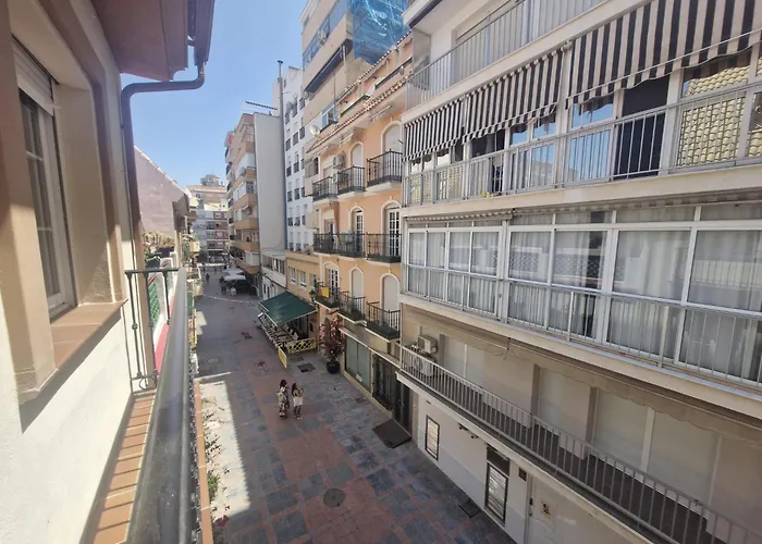 Playa Martin A 50 M Del Mar Fuengirola